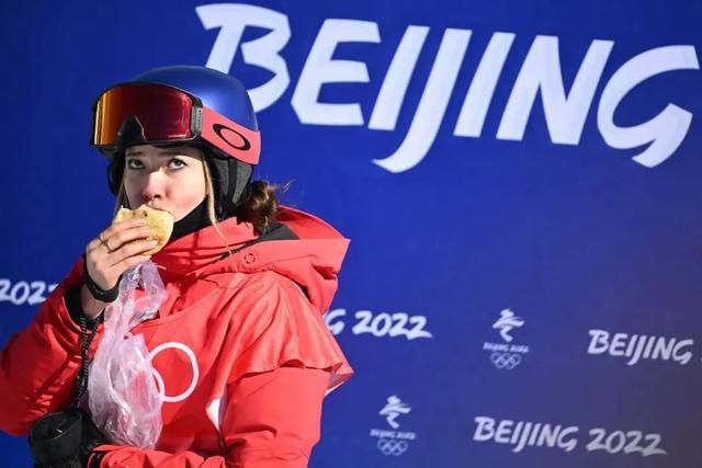 韩国美女脱内衣全过程